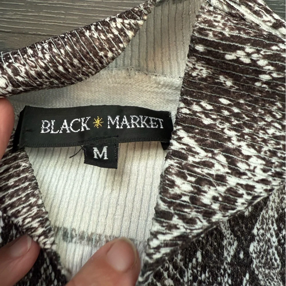 Snake Print Sleeveless Mock Neck Knit Top Size Medium Brown & Cream Office Wear - Picture 2 of 3